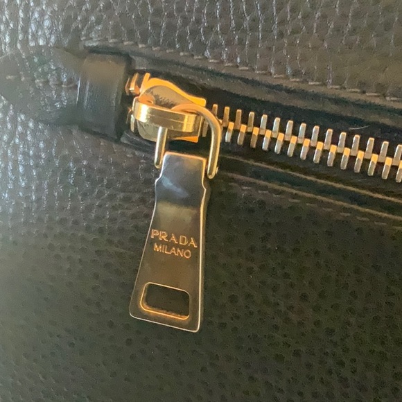 Prada Daino Vintage Shoulder Bag🖤 - Picture 6 of 16